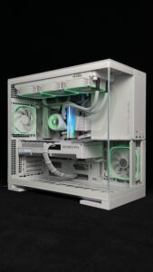 Геймерский ПК с прозрачной боковой панелью, водяное охлаждение и зелёная подсветка; белый корпус; видеокарта RTX 4080 Super 16Gb INNO3D X3 OC WHITE, Процессор AMD Ryzen 7 7800X3D,Материнская плата Gigabyte B650M Aorus Elite AX Ice, Оперативная память 32Gb AData XPG Lancer RGB White 4x16, SSD Netac NV7000-t 2Tb , Блок питания 850Вт Phanteks AMP PH-P850GH_BK01, Жидкостное охлаждение Aerocool Mirage L360 WH, Вентиляторы 12x12см Geometric Future Squama 2503 (прямые+реверсные), Корпус Geometric Future Model 5 White